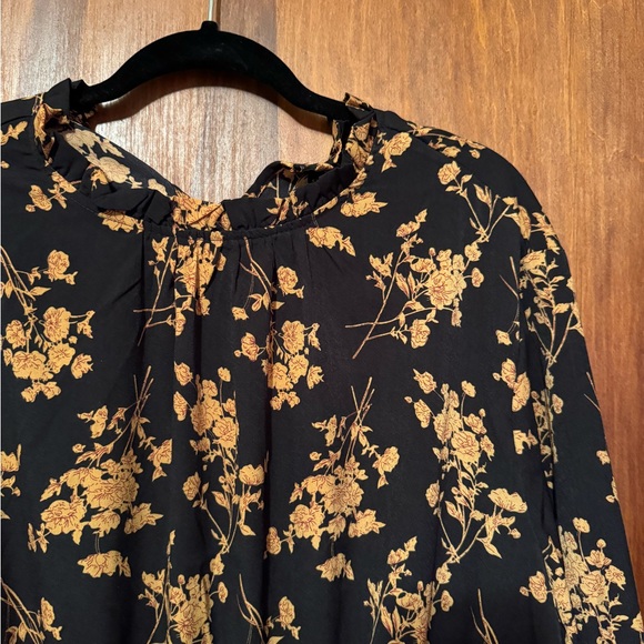 SHEIN Dresses & Skirts - Plus Size Floral Black and Gold Dress - 3XL